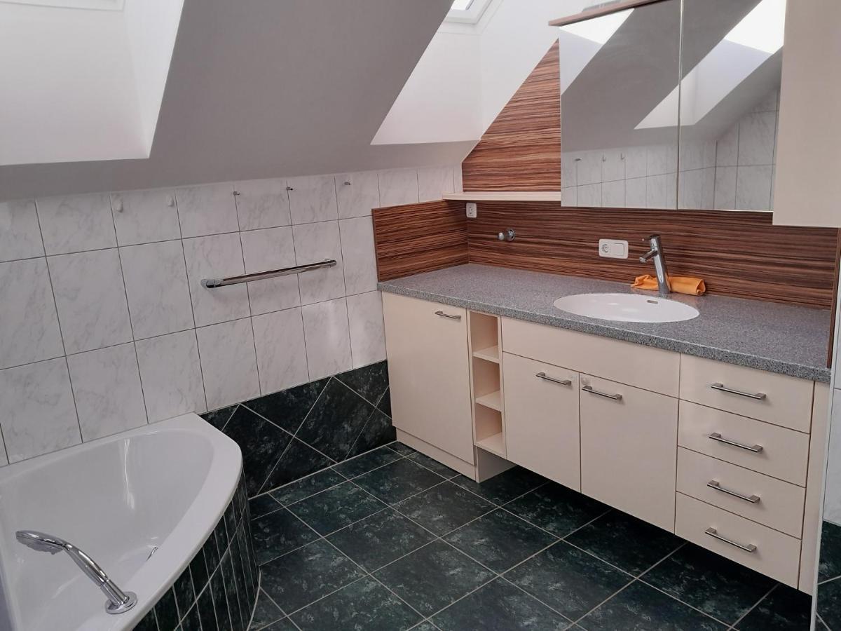 Asbacher Klosterkeller Stratzing Екстер'єр фото